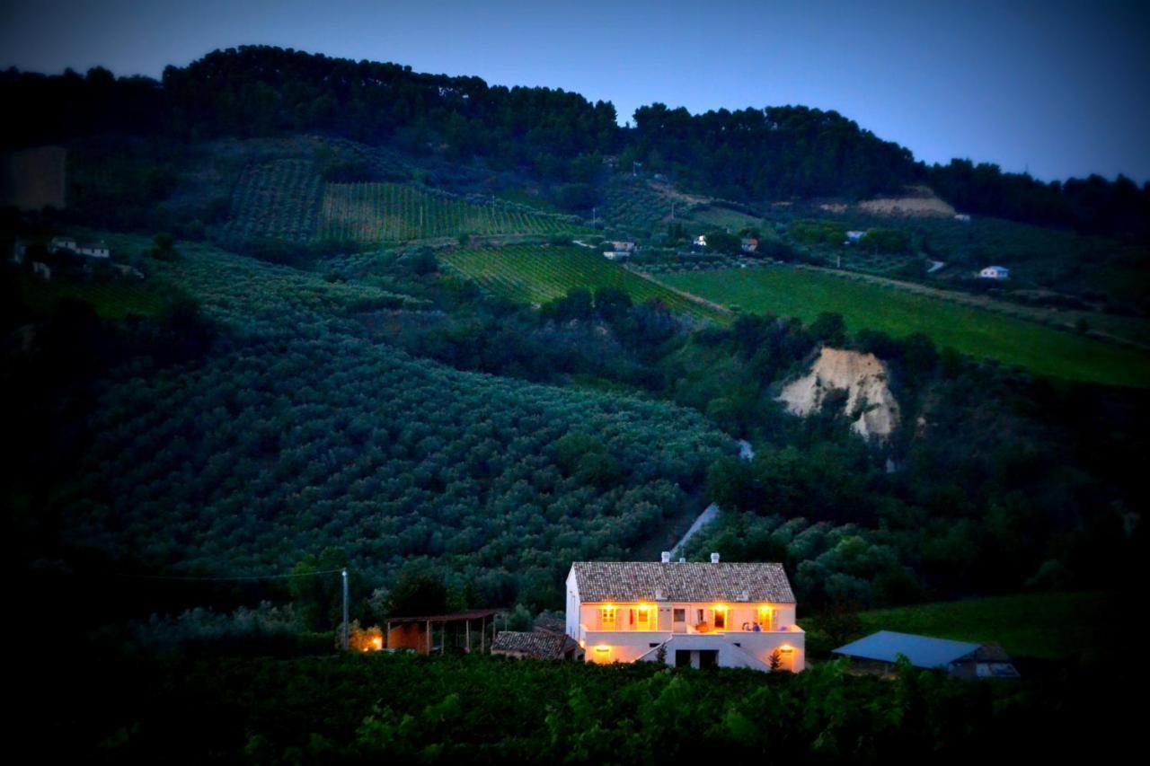 B&B Casale Fonte Vecchia มอนเตปรันโดเน ภายนอก รูปภาพ
